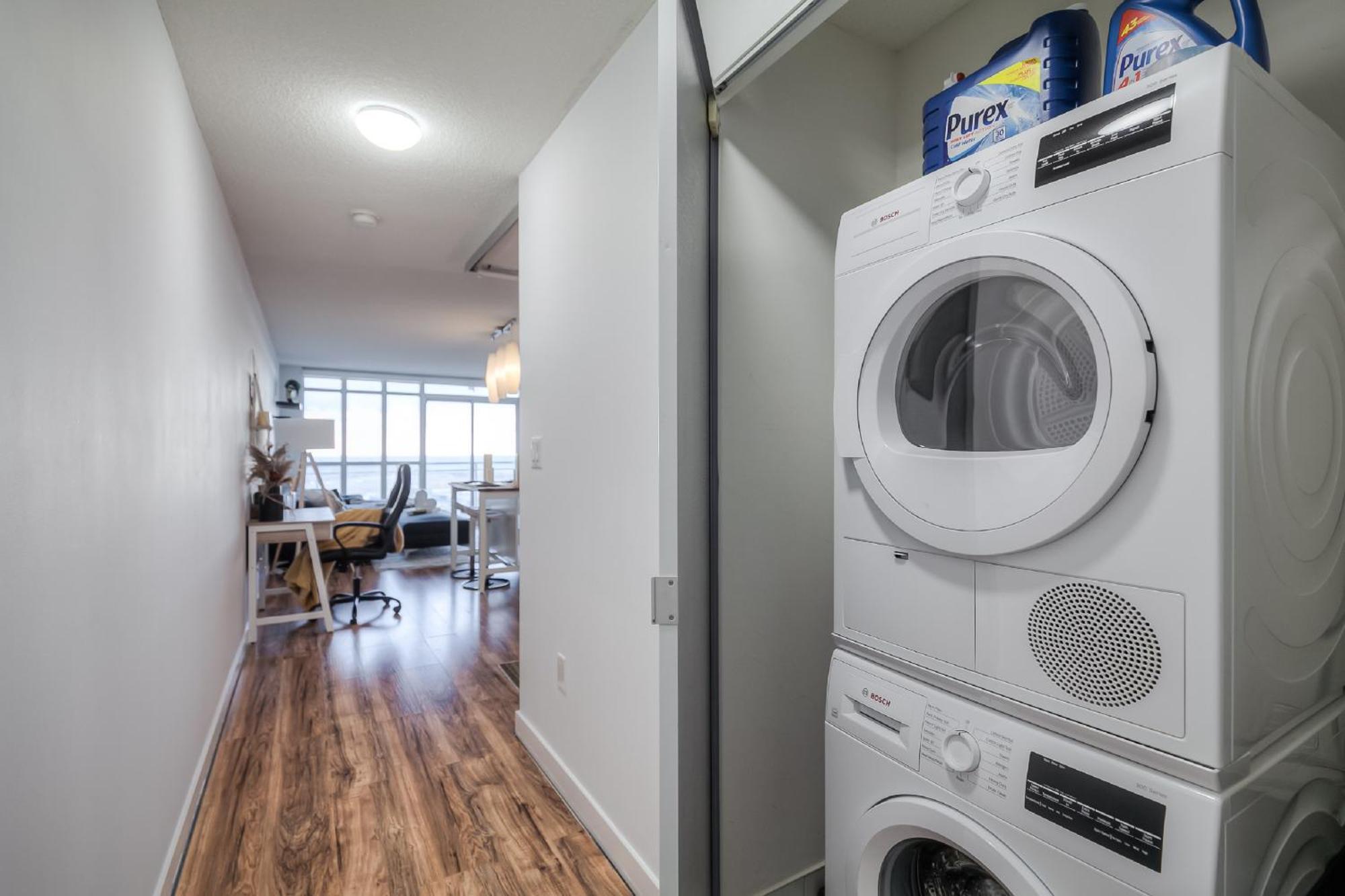 Elegant 1br Den Downtown - Sleep 6