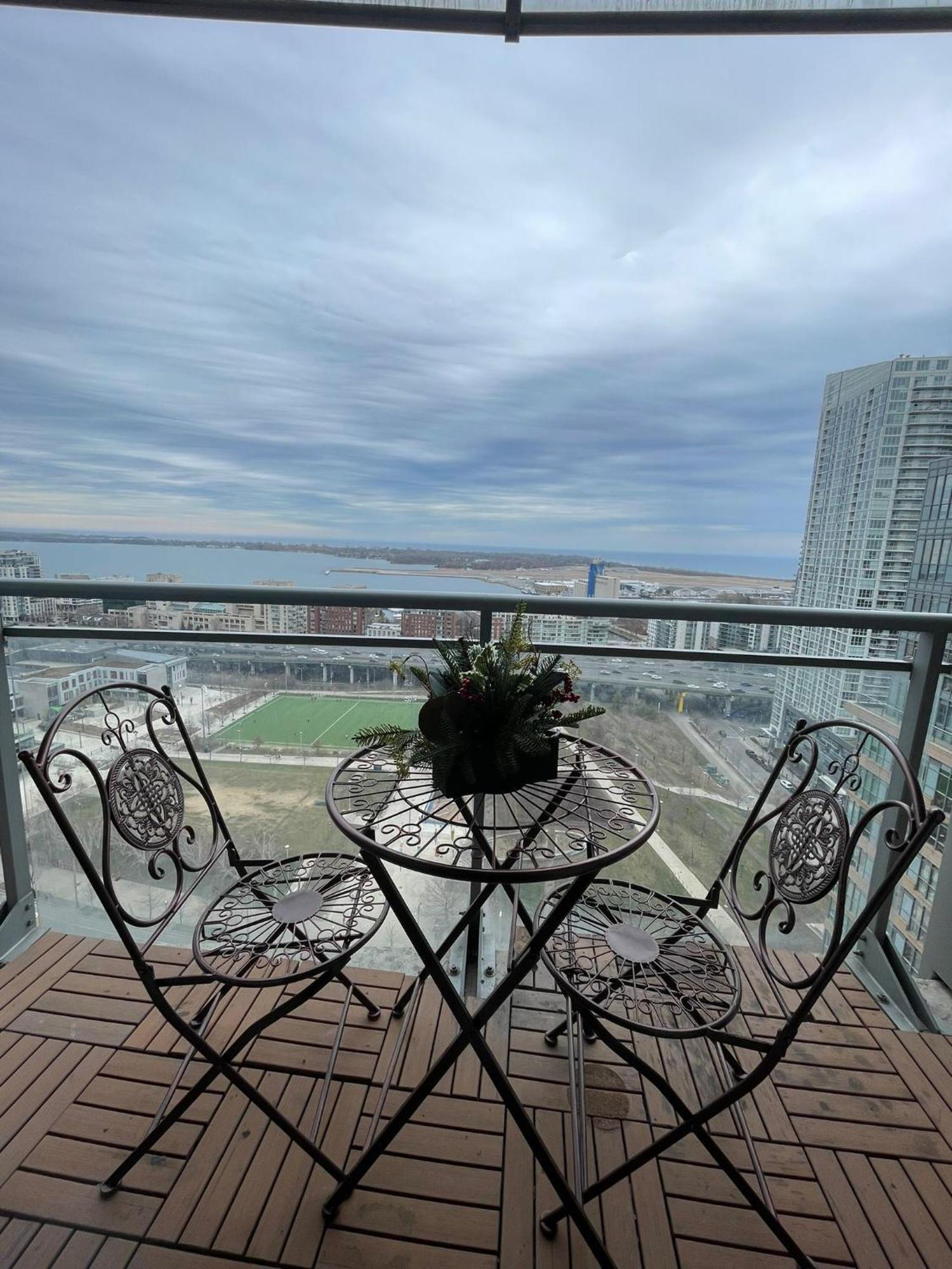 Apartment Elegant 1br Den Downtown - Sleep 6 *